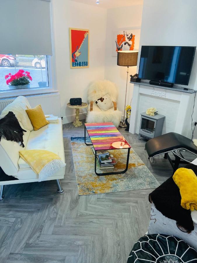 Funky Cozy Cottage With Outside Space Ήστμπορν Εξωτερικό φωτογραφία